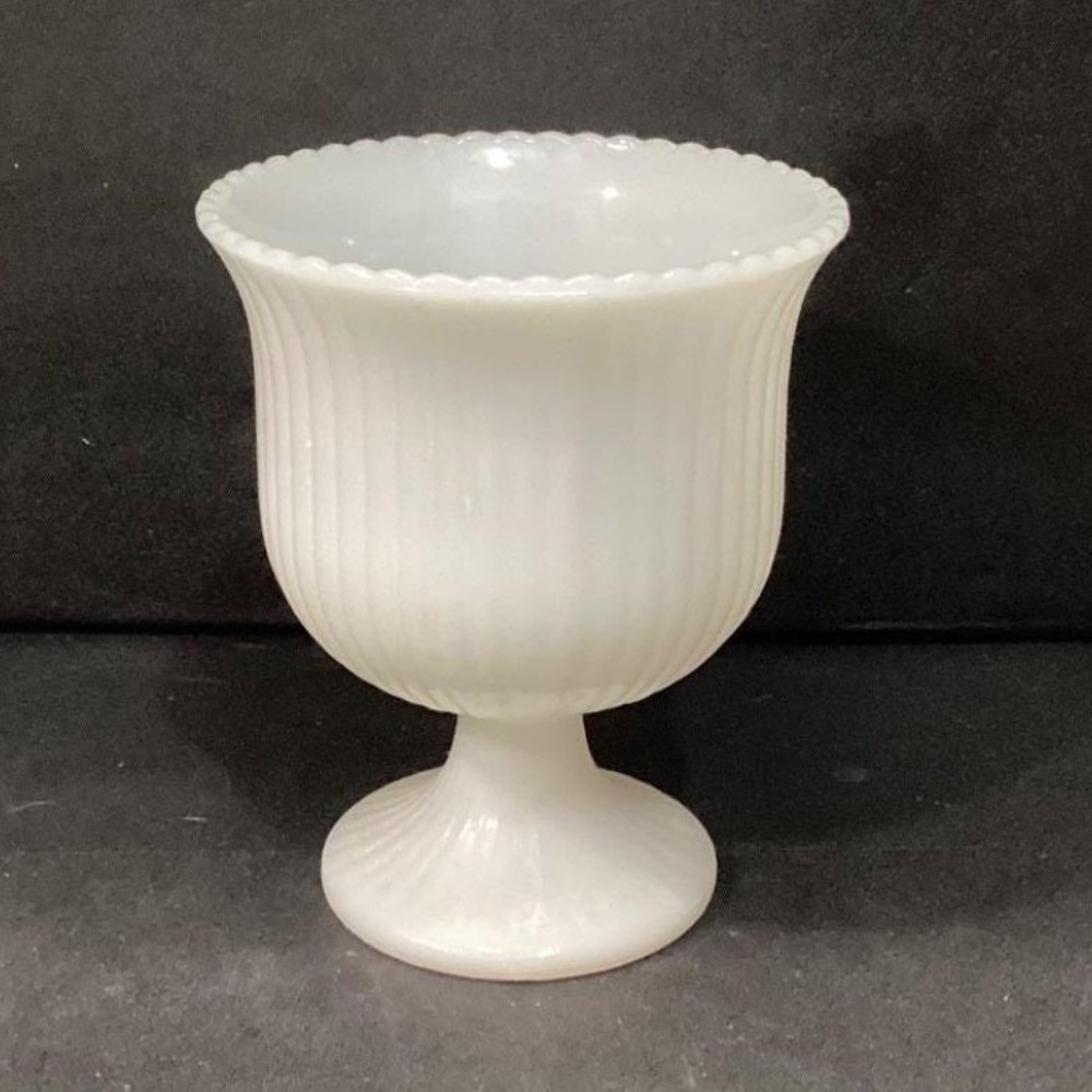 Vintage E.O. Brody Co. USA M3000 White Milk Glass Ribbed Pedestal Vase 6.5"